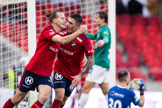 Östers Jesper Jonasson Westermark och Antonio Yakoub jublar