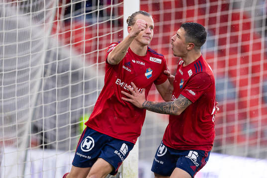 Östers Jesper Jonasson Westermark och Antonio Yakoub jublar