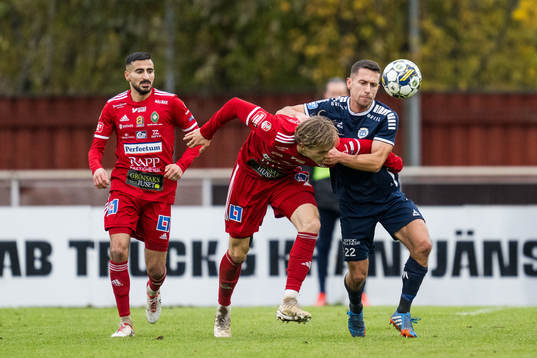 Skövde AIKs Lukas Rhöse och Utsiktens Predrag Randelovic