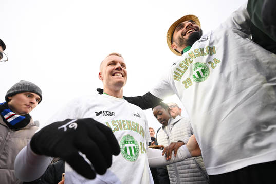 Västerås Simon Johansson jublar över avancemanget till