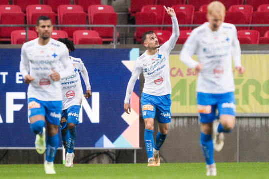 Västerås Jaheem Burke jublar