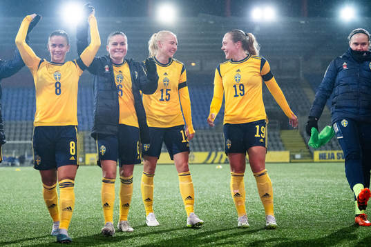 Johanna Renmark, Hanna Wijk, Stinalisa Johansson and Alice Bergström of Sweden celebrate