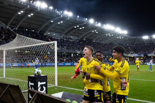 Elfsborgs Alexander Bernhardsson jublar