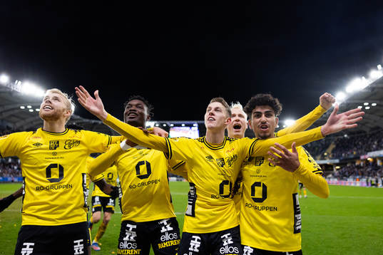 Elfsborgs Alexander Bernhardsson jublar