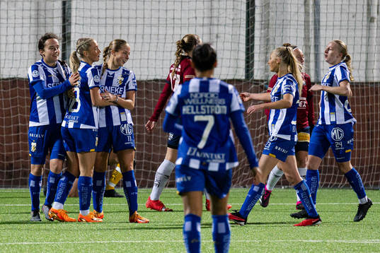 IFK Göteborgs spelare jublar efter 0-5