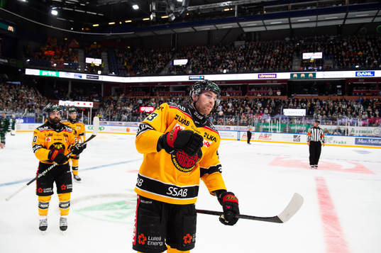 Luleås Oscar Eklind jublar