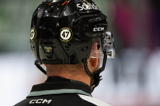 Klistermärke Adam Johnson