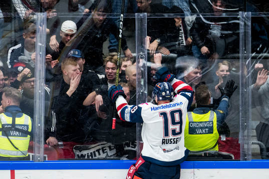 Linköpings Patrick Russell jublar