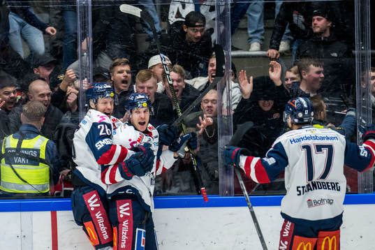 Linköping HCs Patrick Russell jublar