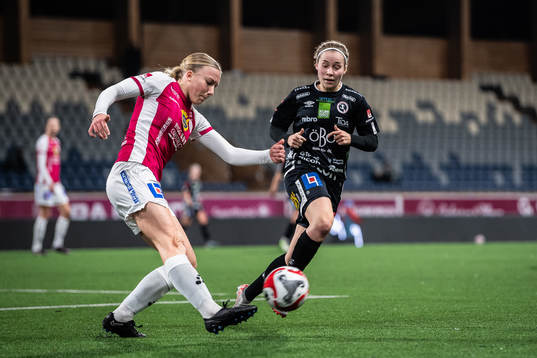 IK Uppsalas Thindra Mattsson och Örebros Heidi Kollanen