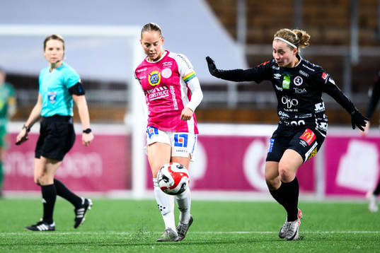 IK Uppsalas Agnes Nyberg och Örebros Heidi Kollanen