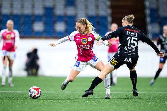 IK Uppsalas Agnes Nyberg och Örebros Ronja Karlsson Törnborg