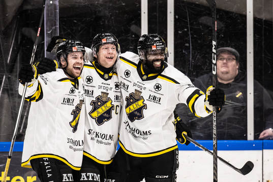 AIKs Eric Norin, Richard Gynge, Daniel Muzito-Bagenda och