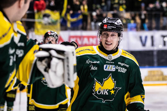 Östersunds Viktor Granholm jublar