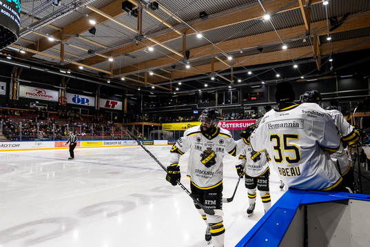 AIKs Daniel Muzito-Bagenda jublar