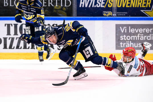 HV71s Fredrik Forsberg och MoDos Josh Dickinson