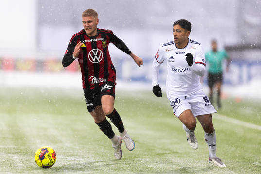 Östersunds Aly Keita och Östers Dzenis Kozica