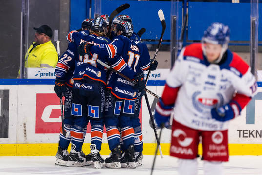 Växjös spelare jublar