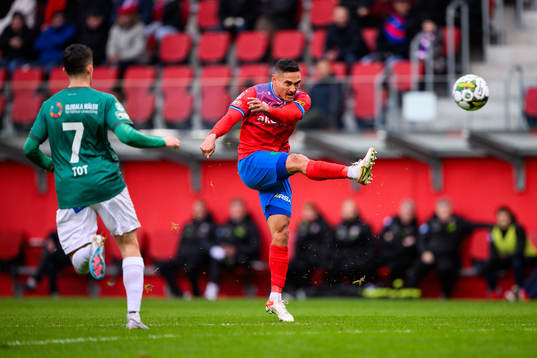 Helsingborgs Cole Alexander