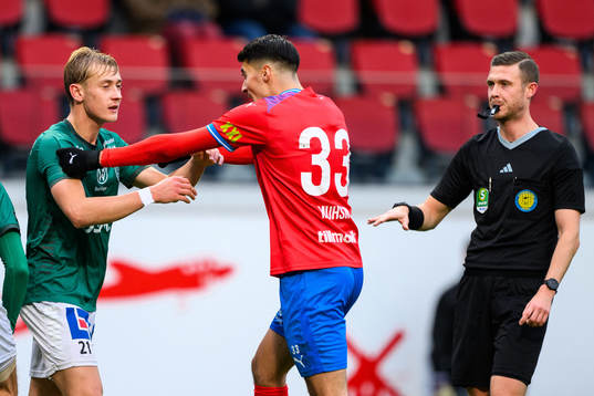 Brages Henry Sletsjøe, Helsingborgs Amar Muhsin  och domare Erik Mattsson
