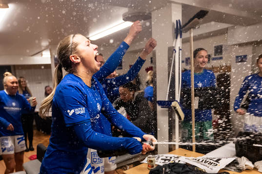 Trelleborgs Elina Lenir jublar i omklädningsrummet