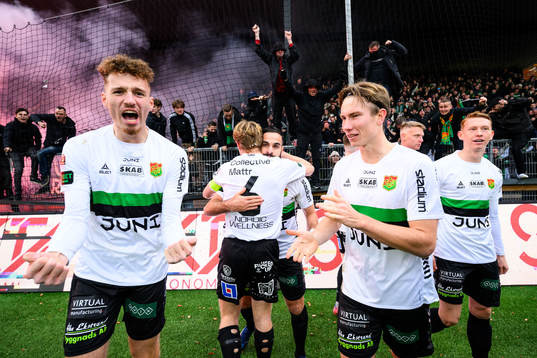 GAISs spelare jublar