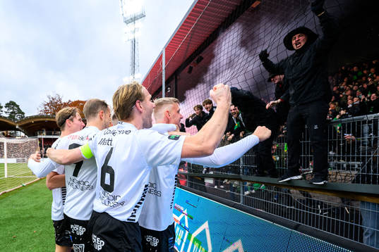 GAISs spelare jublar