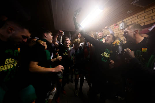 GAISs spelare  jublar över avancemang till Allsvenskan