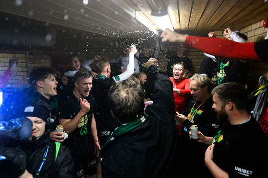 GAISs spelare jublar över avancemang till Allsvenskan