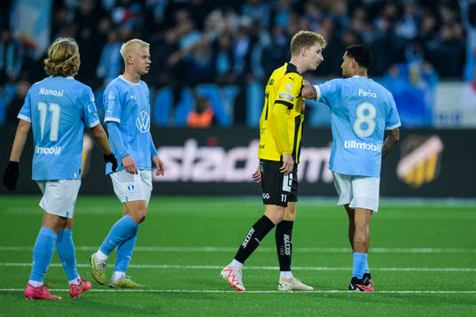 Häckens Samuel Gustafson och Malmö FFs Sergio Pena