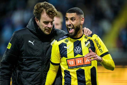 Häckens Aiham Ousou lämnar planen