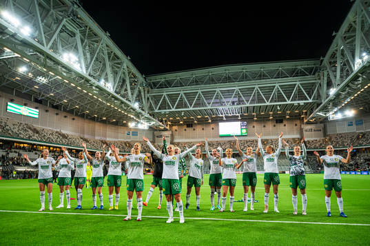 Hammarbys spelare jublar