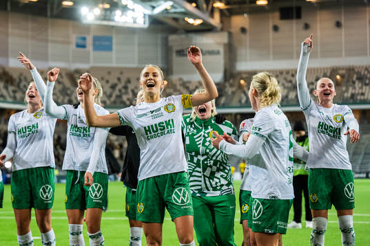Hammarbys Alice Carlsson jublar