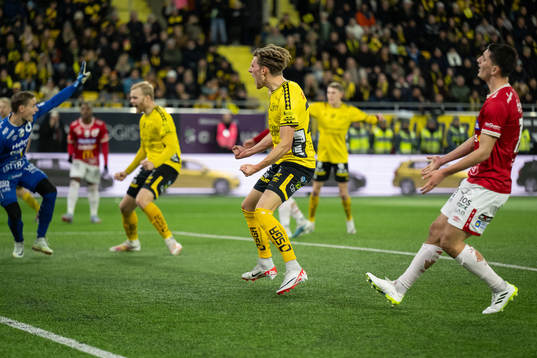Elfsborgs Noah Söderberg jublar efter 2-2