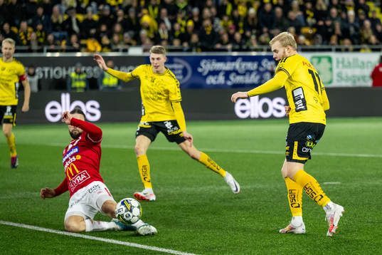 Degerfors Abdelkarim Mammar Chaouche och Elfsborgs Sveinn Guðjohnsen