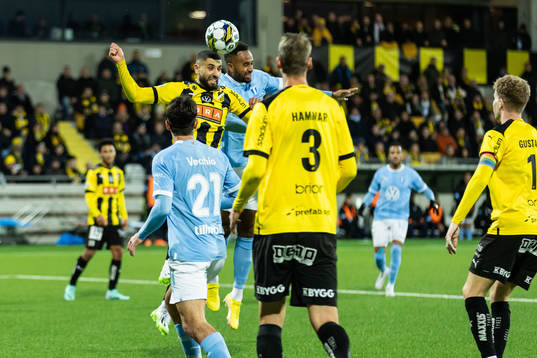 Häckens Aiham Ousou och Malmö FFs Isaac Kiese Thelin