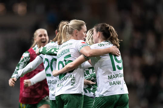 Hammarbys Jonna Andersson och Smilla Vallotto jublar