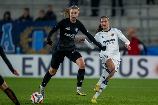 Växjö DFFs Elin Nilsson och Djurgårdens Beata Kollmats