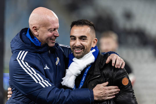 IFK Norrköpings sportchef Tony Martinsson och Christopher Telo som avtackas