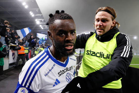 IFK Norrköpings Maic Sema jublar med en rörd Christoffer Nyman