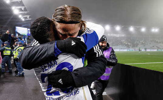 IFK Norrköpings Maic Sema jublar med en rörd Christoffer