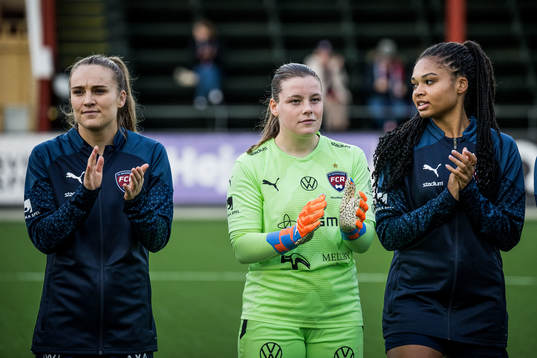 FC Rosengårds Fiona Brown, målvakt Disa Hellwig och Isabella Obaze