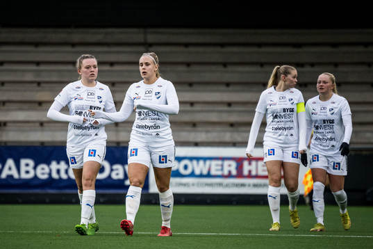 Kalmars Nova Karlsson, Fanny Nilsson, Amanda Persson