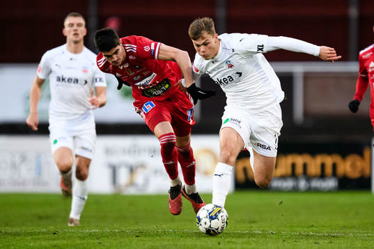 Skövde AIKs Marc Ante Tokich och Helsingborgs Erik Ring