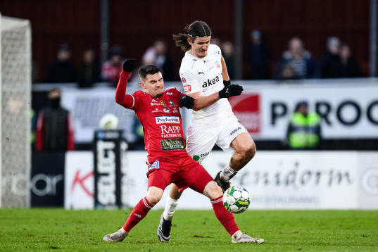 Skövde AIKs Isak Bjerkebo och Helsingborgs Wilhelm Loeper