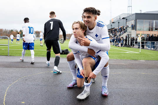 IFK Norrköpings Jesper Lindvall och Oliver Matic jublar efter 1-0