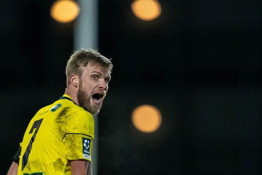 Ängelholms Robin Nilsson reagerar
