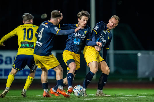 Torns IFs Alex Sjöholm  och Linus Persson