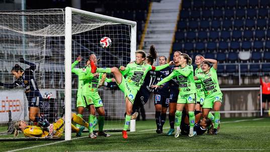 Räddning på mållinjen av Kristianstads Michaela