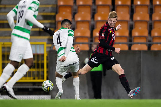 Västerås SKs Umit Aras och Östersunds Malcolm Stolt